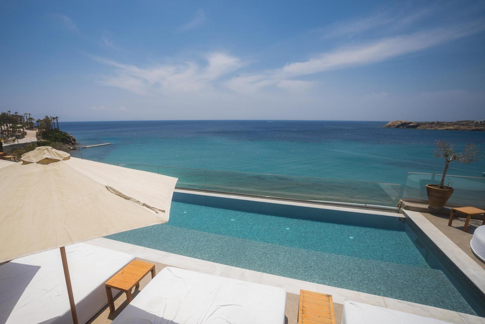 Hotel New Paradise 2*
