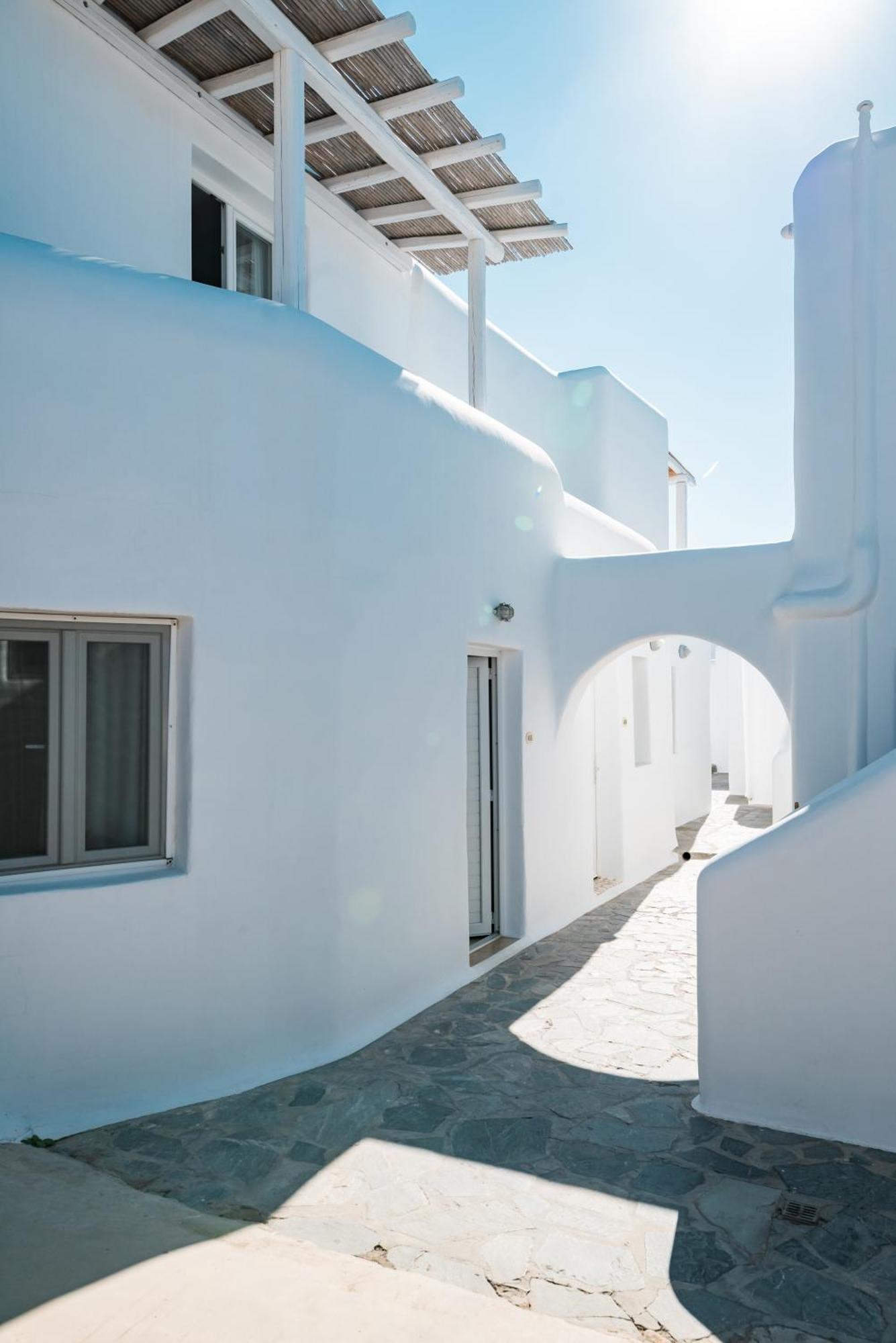 Hotel New Paradise