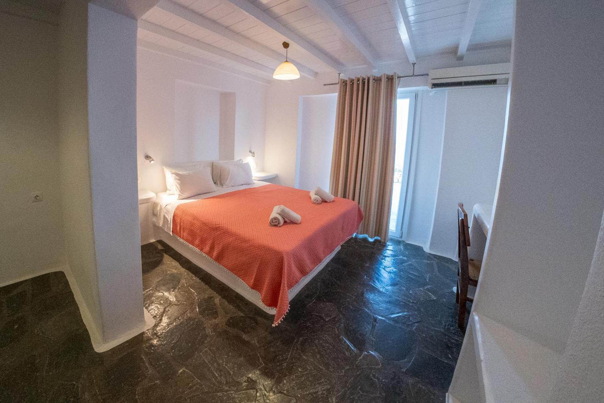 Hotel New Paradise