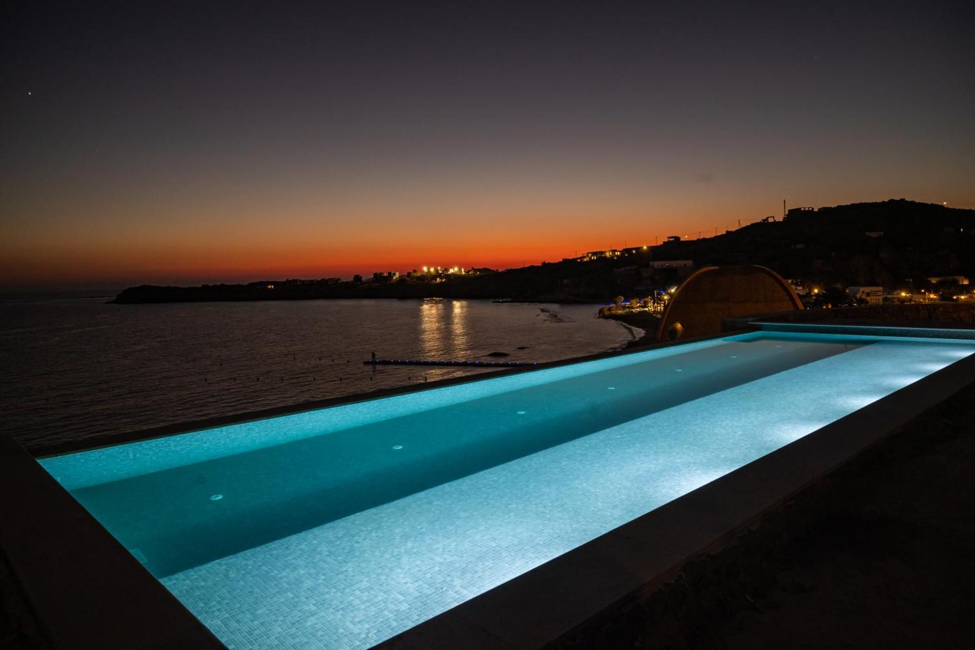 Hotel New Paradise 2*